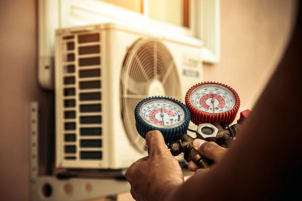 Professional Ductwork Repair technician working in Montclair, VA